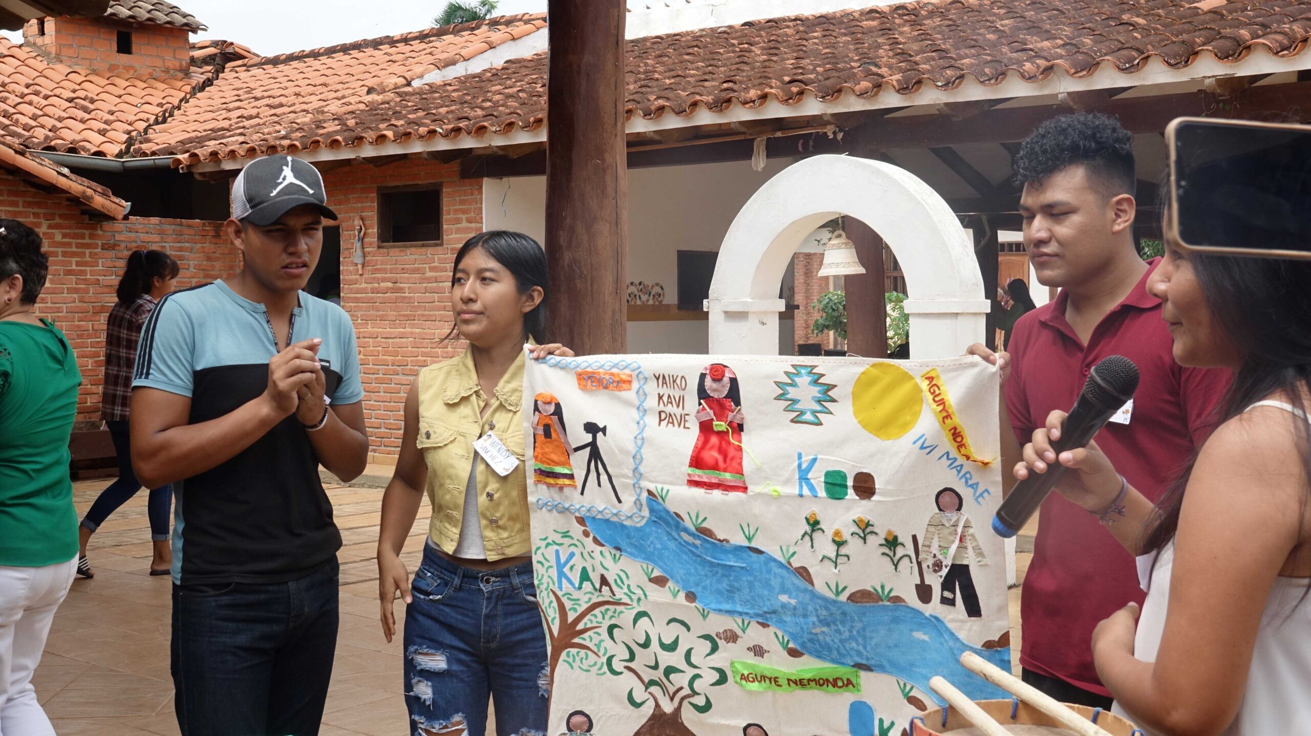 Lee más sobre el artículo Jóvenes indígenas: guardianes de sus bosques y sus territorios